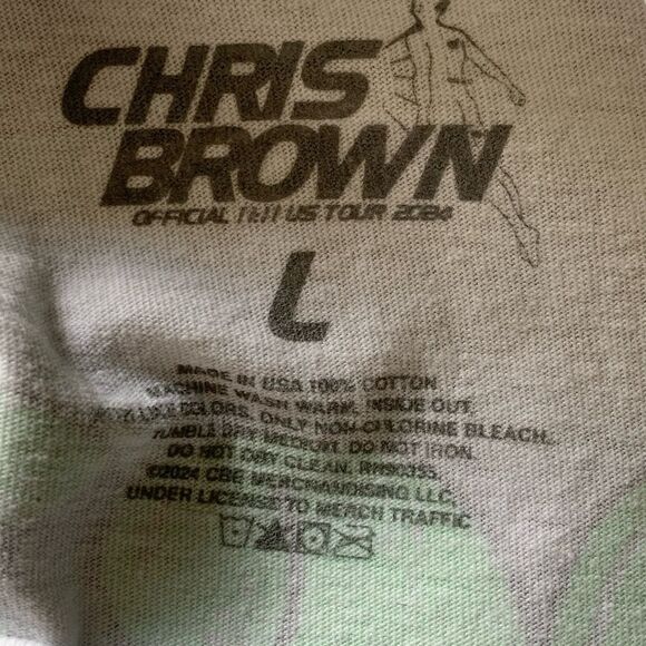 Chris Brown Concert White Tee - Picture 6 of 6